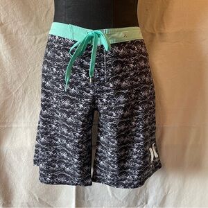 Hurley board shorts - female-cut pineapple patterned perfect for water sports